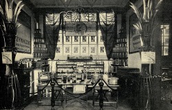 Wnętrze pawilonu firmy Krzysztof Brun i Syn na wystawie częstochowskiej.